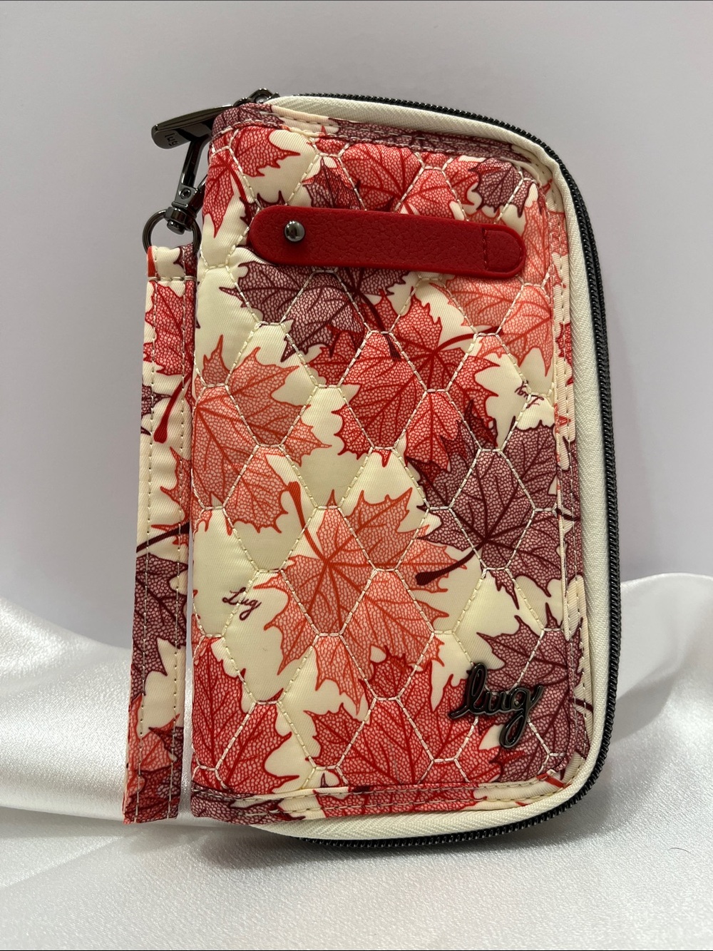 🆕 🍁🍁 LUG - NWOT - Tram Zip RFID Wallet in Maples Cream 🍁🍁